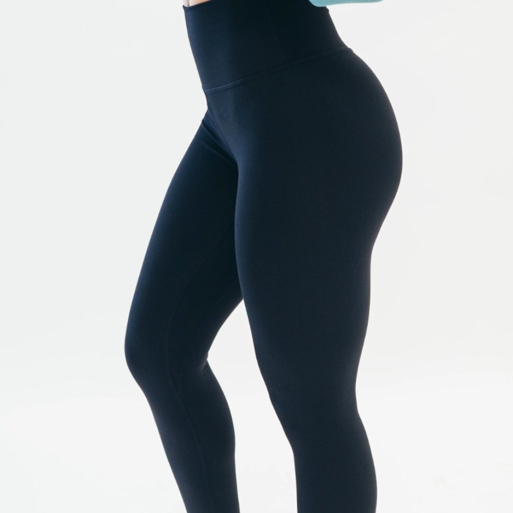 The Mayra II Legging